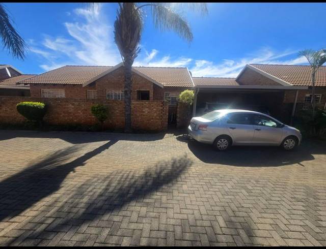 3 BEDROOM TOWNHOUSE FOR SALE IN ANNLIN